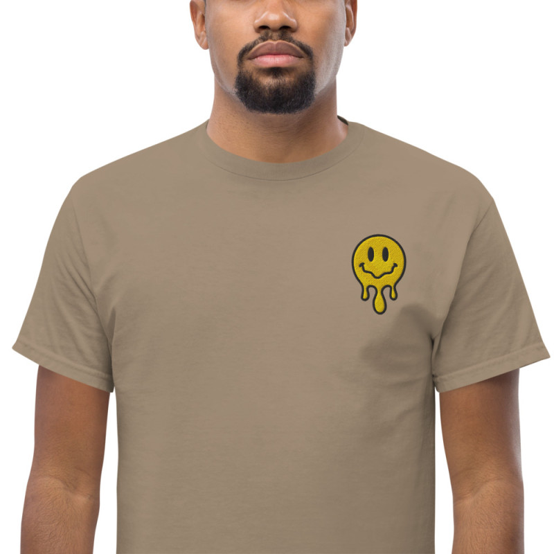 T-shirt "Adieu Barraca – Che Cagnard" (brodé & imprimé) T-shirt "Adieu Barraca – Che Cagnard" (brodé & imprimé)